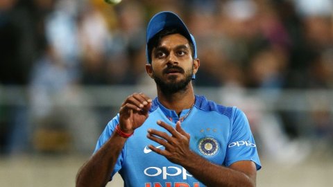 'मैं बाहर बैठकर सिर्फ पानी नहीं पिला सकता', विजय शंकर ने तोड़ी तमिलनाडु का साथ छोड़ने पर चुप्पी