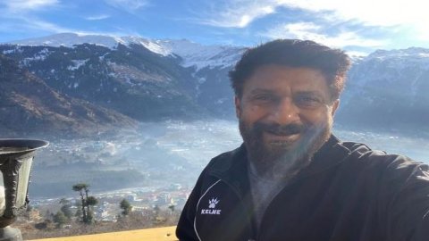 Vivek Agnihotri to finish script of 'The Kashmir Files' in Himalayas,Vivek Ranjan Agnihotri,Vivek Ag