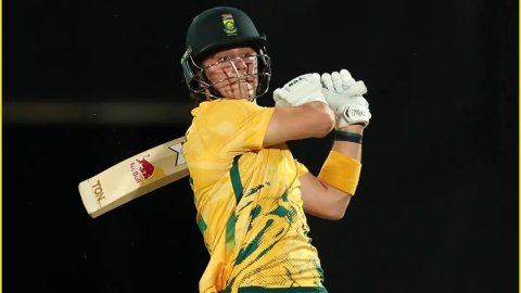 Watch - Dewald Brevis Monstrous Six Against Australia அடுத்தடுத்து இமால சிக்ஸர்களை பறக்கவிட்ட டெவால்ட் பிரீவிஸ் - காணொளி