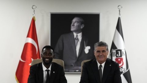 Wilfred Ndidi joins Besiktas after eight years at Leicester City