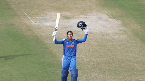 2nd ODI: Brown picks 3-42 as Australia bowl India out for 292 despite Mandhana's 117