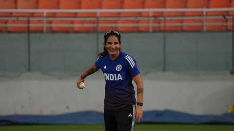 2nd ODI: Renuka, Arundhati come in as Australia opt to bowl first against India