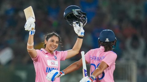 3rd ODI: Smriti hits epic 125 but Australia beat India by 43 runs, win series 2-1 (ld)
