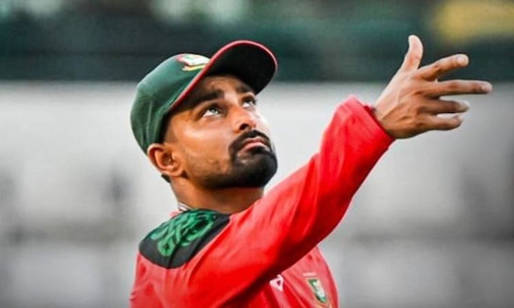 BAN vs HK, Asia Cup 2025: बांग्लादेश ने हॉन्ग कॉन्ग के खिलाफ टॉस जीतकर चुनी गेंदबाज़ी, देखें दोनों टीमों की प्लेइंग इलेवन