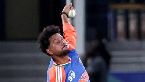 Kuldeep Yadav ने रचा इतिहास, यूएई के खिलाफ 4 विकेट झटककर दर्ज की एशिया कप टी20 की दूसरी बेस्ट बॉलिंग