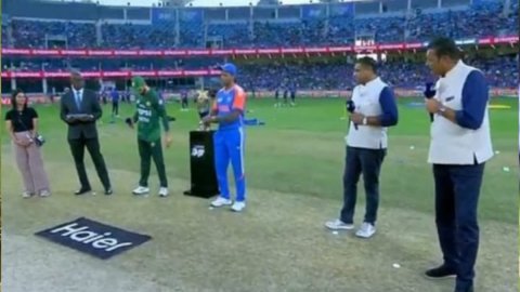 एशिया कप फाइनल में टॉस पर दिखा अनोखा नज़ारा, दो प्रेजेंटर से हुए इंटरव्यू, सूर्यकुमार और सलमान आगा स