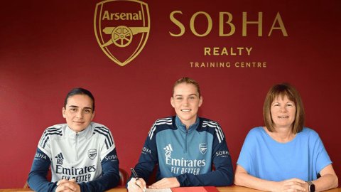 Alessia Russo pens long term deal with Arsenal