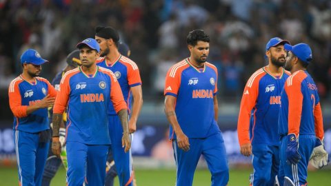 Asia Cup 2025: India restricted Pakistan by 146 runs ஆசிய கோப்பை 2025: இந்திய பந்துவீச்சாளர்கள் அசத்தல்; 146 ரன்களில் சுருண்டது பாகிஸ்தான்!