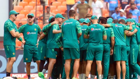 Asia Cup: Pakistan opt to bat against Oman in Dubai