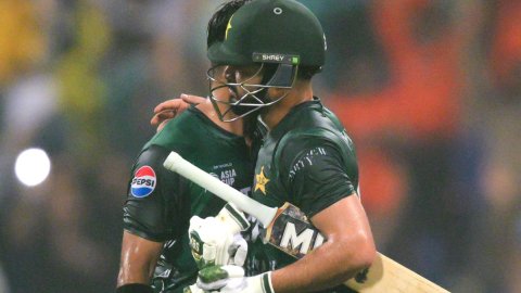 Asia Cup: Talat-Nawaz stand; Shaheen's three-fer help Pakistan beat Sri Lanka by five wickets