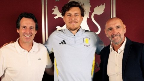Aston Villa sign ex-Man Utd defender Victor Lindelof