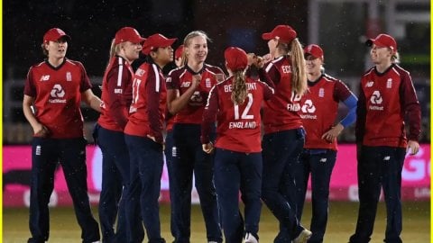 England Cricket Team को लगा बड़ा झटका, वकालत करने के लिए स्टार गेंदबाज़ ने ले लिया संन्यास