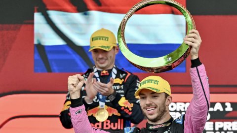 Formula 1: Pierre Gasly signs contract extension with Alpine