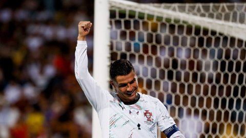 फीफा वर्ल्ड कप क्वालीफायर 2026 : पुर्तगाल की जीत में चमके रोनाल्डो, इन देशों ने अपने नाम किए मुकाबले