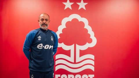 मालिक के साथ रिश्तों में खटास, नॉटिंघम फॉरेस्ट ने हेड कोच को बर्खास्त किया