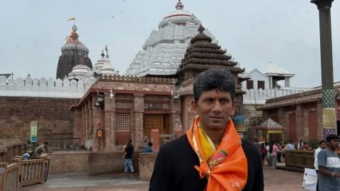 Venkatesh Prasad visits Jagannath Temple in Puri, donates Rs 30 lakhs