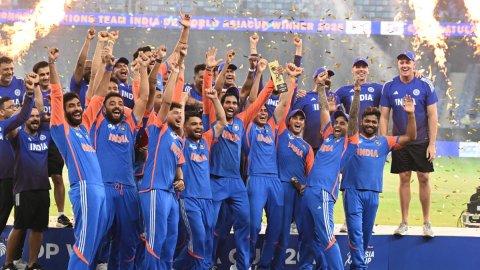 WATCH: टीम इंडिया को नहीं मिली Asia Cup ट्रॉफी, जिद्दी Mohsin Naqvi ट्रॉफी साथ लेकर गए