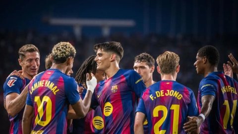 La Liga: Barca go top after beating Real Sociedad 2-1