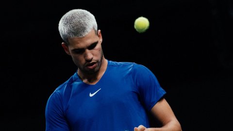 Laver Cup: Alcaraz shines in doubles as team Europe seize early lead