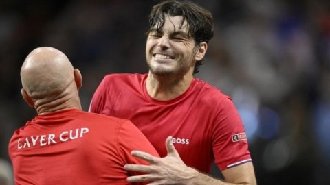 Laver Cup: Fritz stuns Alcaraz to extend Team World’s lead to 7-3