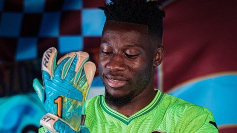Manchester United goalkeeper makes loan move to Trabzonspor