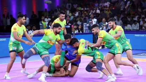 PKL 12: Devank Dalal’s 22-point show powers Bengal Warriorz past Patna Pirates in close encounter