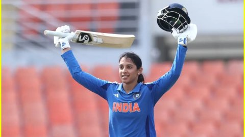 IN-W vs AU-W 2nd ODI: Smriti Mandhana ने रचा इतिहास, सिर्फ 77 गेंदों में ODI सेंचुरी ठोककर बनाए ये द