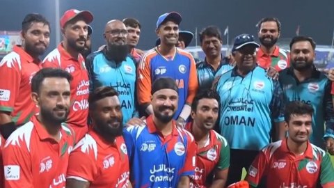 VIDEO: सूर्यकुमार यादव ने जीते करोड़ों दिल, मैच के बाद ओमान की टीम को दिए टिप्स