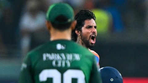 Tilak Varma पाकिस्तान को पस्त कर के विराट रिकॉर्ड लिस्ट में शामिल, धोनी को भी छोड़ दिया पीछे