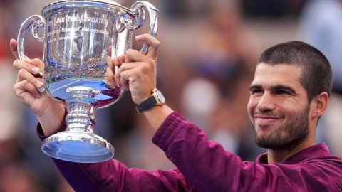 US Open: Alcaraz beats Sinner to clinch men's singles title and world No. 1 crown