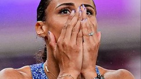 World Athletics C'ships: McLaughlin-Levrone breaks 42-year championship record