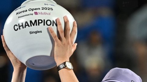WTA Tour: Unbeaten on court: Swiatek wins 25th career title in Seoul