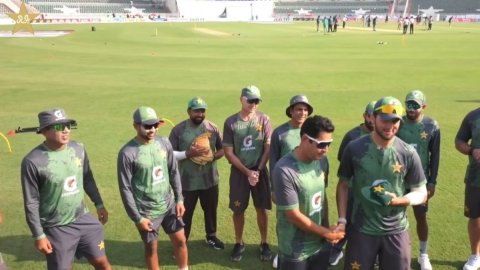 38 साल 299 की उम्र में डेब्यू, पाकिस्तान की प्लेइंग इलेवन में आते ही अफरीदी के नाम हुआ अनचाहा रिकॉर्