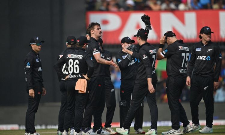 England set 176 runs target for New Zealand in second ODI