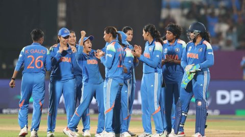 क्या इंग्लैंड से हार के बाद अब भी सेमीफाइनल में जगह बना सकती है टीम इंडिया? समझिए सारा समीकरण यहाँ क्या इंग्लैंड से हार के बाद अब भी सेमीफाइनल में जगह बना सकती है टीम इंडिया? समझिए सारा समीकरण यहाँ