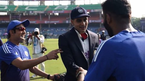 'जस्सी ने तो रनअप भी मार्क..', 6 टेस्ट के बाद पहली बार जीता टॉस, तो गंभीर ने लिए गिल के मजे; VIDEO 'जस्सी ने तो रनअप भी मार्क..', 6 टेस्ट के बाद पहली बार जीता टॉस, तो गंभीर ने लिए गिल के मजे; VIDEO