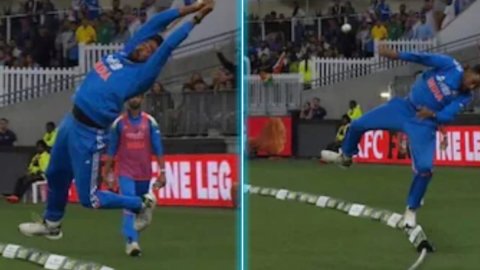 VIDEO: Mohammed Siraj ने दिखाया सुपरहीरो अवतार! ऑस्ट्रेलियाई बल्लेबाज का पक्का छक्का बना सिर्फ एक   VIDEO: Mohammed Siraj ने दिखाया सुपरहीरो अवतार! ऑस्ट्रेलियाई बल्लेबाज का पक्का छक्का बना सिर्फ एक