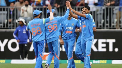 टीम इंडिया को तगड़ा झटका,ऑस्ट्रेलिया  के खिलाफ पहले 3 T20I से बाहर हुआ ये धाकड़ खिलाड़ी