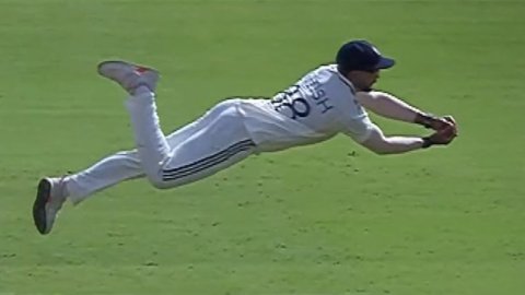 WATCH: Nitish Kumar Reddy ने हवा में तैरते हुए पकड़ा बवाल कैच, 1 एक सेकेंड से भी कम था रिएक्शन टाइम