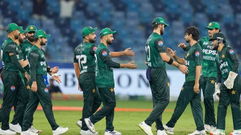 PAK vs SA: साउथ अफ्रीका के बल्लेबाज रहे बुरी तरह फ्लॉप, पाकिस्तान ने 9 विकेट से जीत हासिल कर की सीरी PAK vs SA: साउथ अफ्रीका के बल्लेबाज रहे बुरी तरह फ्लॉप, पाकिस्तान ने 9 विकेट से जीत हासिल कर की सीरी