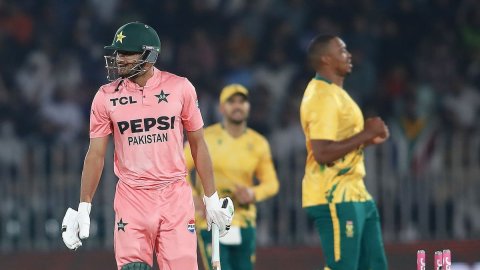 रावलपिंडी में दिखाया साउथ अफ्रीकियों ने जलवा, पाकिस्तान को 55 रन से करारी शिकस्त देकर सीरीज में बनाई रावलपिंडी में दिखाया साउथ अफ्रीकियों ने जलवा, पाकिस्तान को 55 रन से करारी शिकस्त देकर सीरीज में बनाई