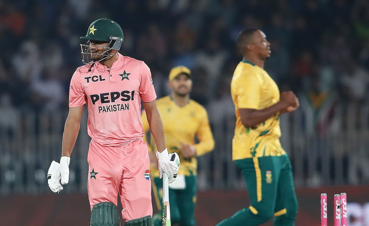 Показано в Равалпінді, південноафриканці розгромили Пакистан, здійснивши 55 пробіжок у серії прибережних змагань Показано в Равалпінді, південноафриканці розгромили Пакистан, здійснивши 55 пробіжок у серії прибережних змагань