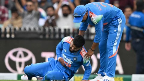 टीम इंडिया को लग सकता है बड़ा झटका, चोट के चलते साउथ अफ्रीका सीरीज से बाहर हो सकते हैं श्रेयस अय्यर टीम इंडिया को लग सकता है बड़ा झटका, चोट के चलते साउथ अफ्रीका सीरीज से बाहर हो सकते हैं श्रेयस अय्यर