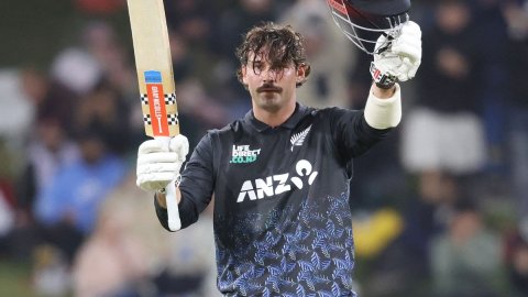 टूटा बाबर आजम का अनचाहा रिकॉर्ड, NZ के टिम रॉबिन्सन T20I शतक जड़कर भी इस लिस्ट में हुए शामिल