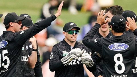 Tickner shines as NZ take unassailable 2-0 lead in ODI series against England All-round NZ take unassailable 2-0 lead in ODI series against England