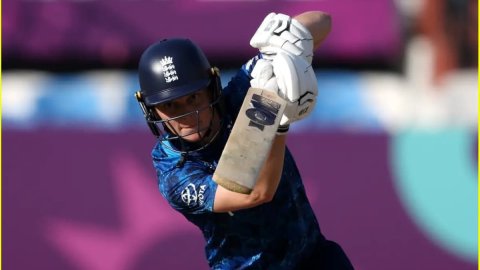 Women's WC 2025: विशाखापट्टनम में चमकीं Amy Jones, इंग्लैंड ने 29.2 ओवर में लक्ष्य हासिल करके न्यूजी