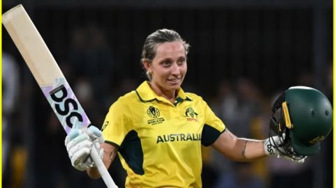 AU-W vs NZ-W: Ash Gardner ने रचा इतिहास, Australia के लिए ठोका Women's ODI World Cup का सबसे तेज शतक AU-W vs NZ-W: Ash Gardner ने रचा इतिहास, Australia के लिए ठोका Women's ODI World Cup का सबसे तेज शतक