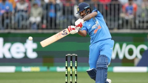 AUS v IND: KL, Axar guide India to post 136/9, Aus need 131 to win