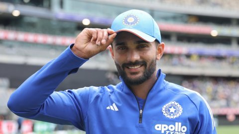 1st ODI: Nitish Kumar Reddy make debut as Australia opt to bowl AUS v IND: Nitish Kumar Reddy makes ODI debut as Australia opt to bowl