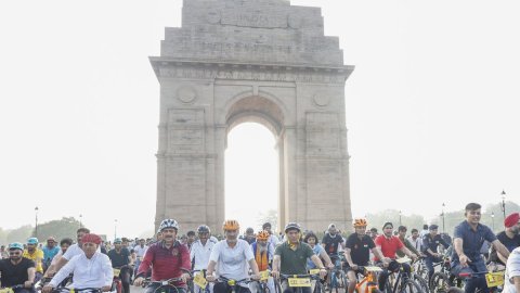 Dr. Mandaviya to grace Fit India Sundays on Cycle special edition celebrating World Teachers’ Day